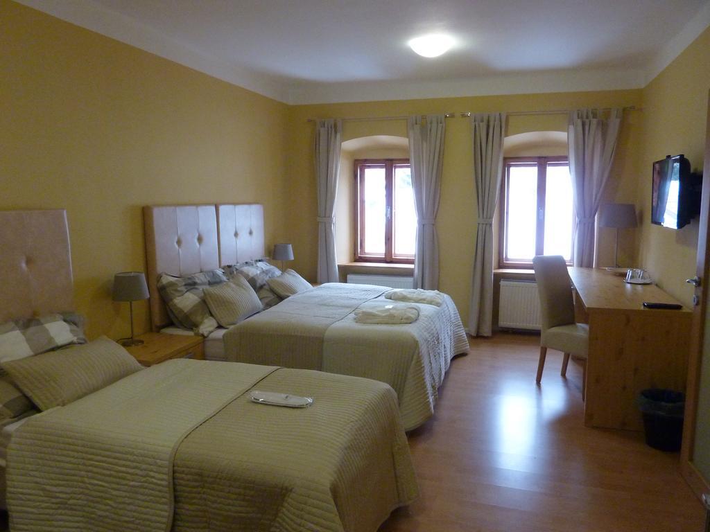 Apartments And Suites Kremnica Kamer foto