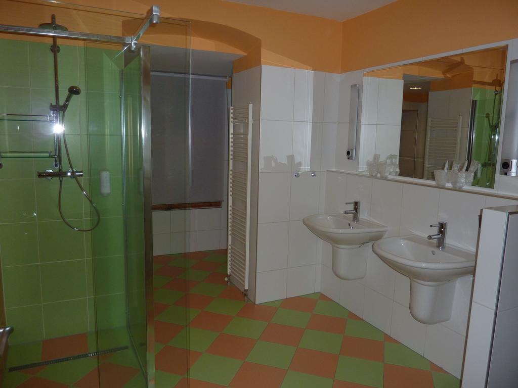 Apartments And Suites Kremnica Kamer foto