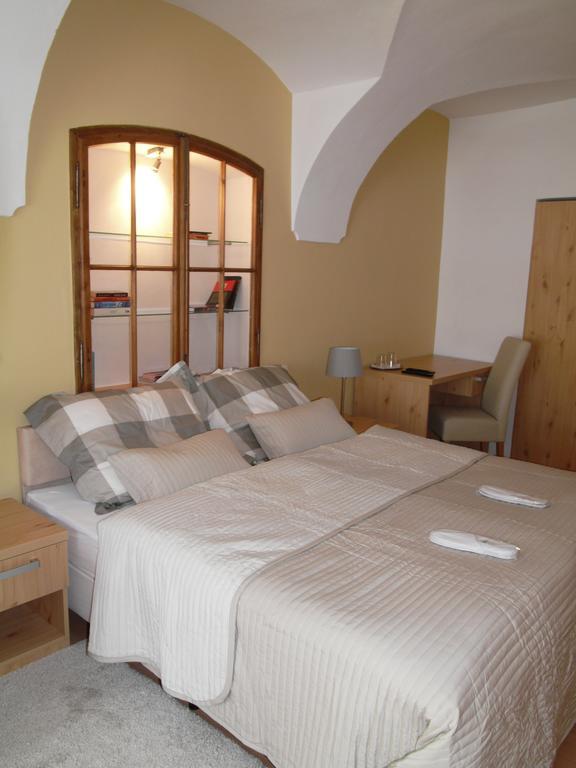Apartments And Suites Kremnica Kamer foto