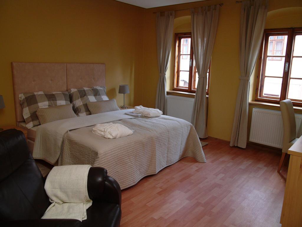 Apartments And Suites Kremnica Kamer foto