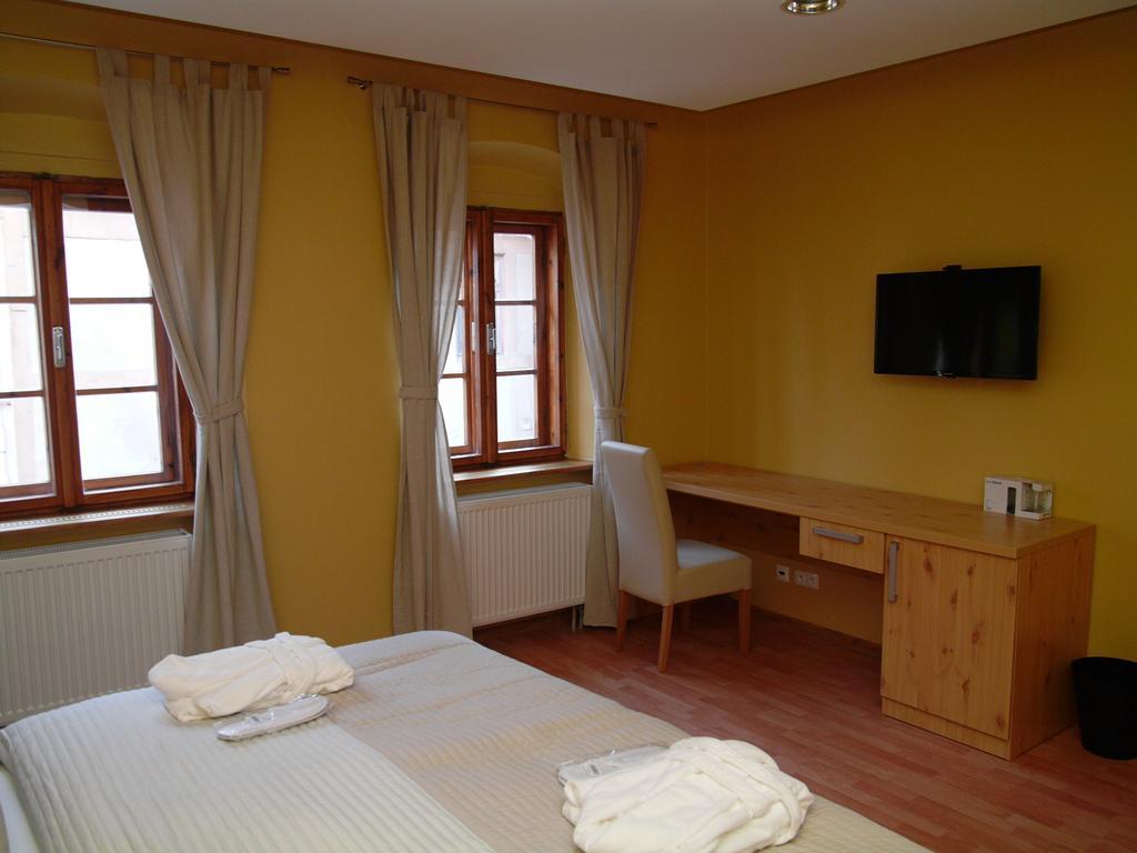 Apartments And Suites Kremnica Kamer foto
