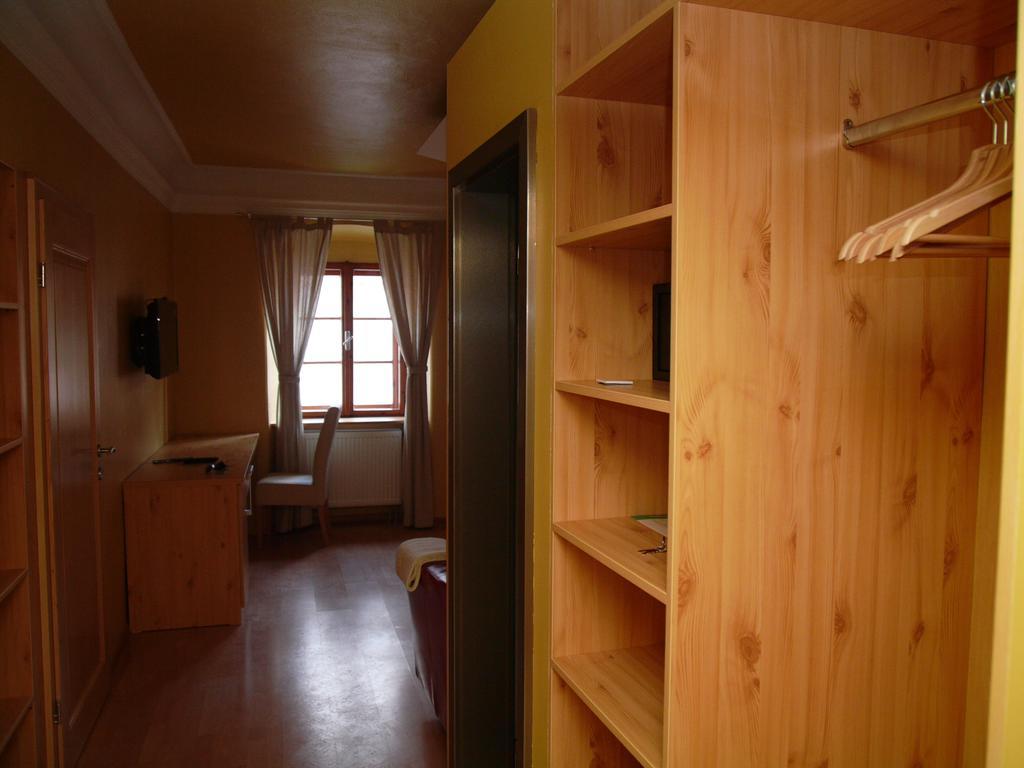 Apartments And Suites Kremnica Kamer foto