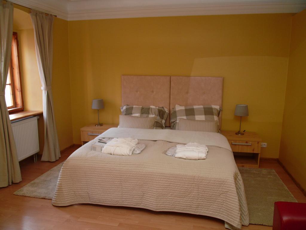 Apartments And Suites Kremnica Buitenkant foto